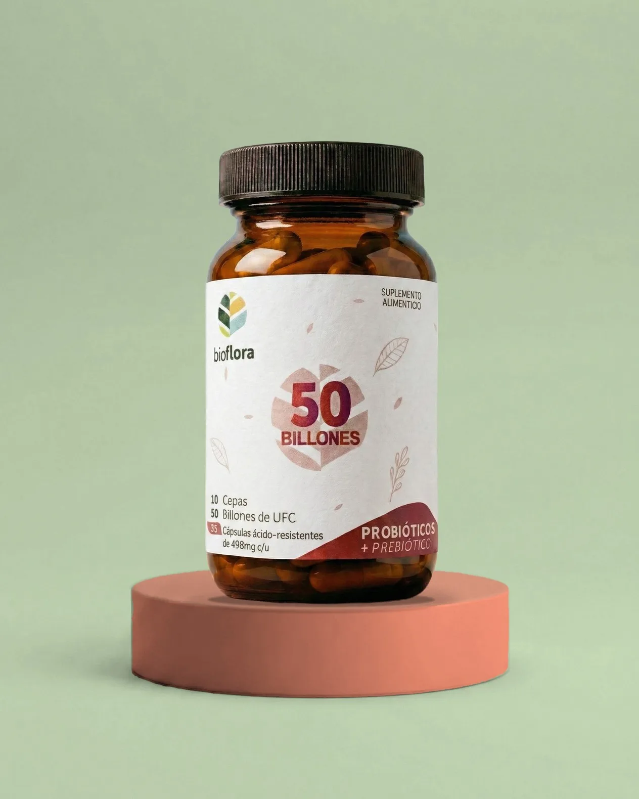 Frasco de Bioflora 50 Billones sobre un podio; el 50 va en rojo vino sobre la flor.